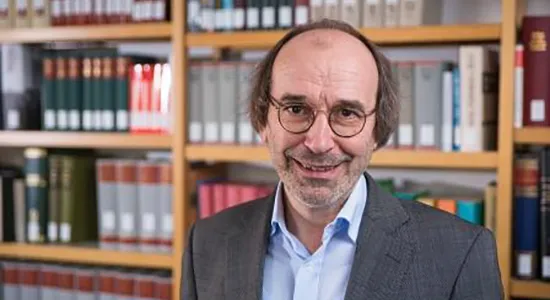 Dr. Mathias Beer